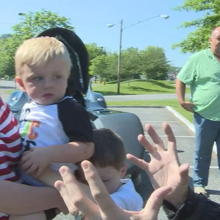 SUPERHERO WELCOMES KY TODDLER - KENNETH HOWARD - 5-19-19 - CNN (2).jpg